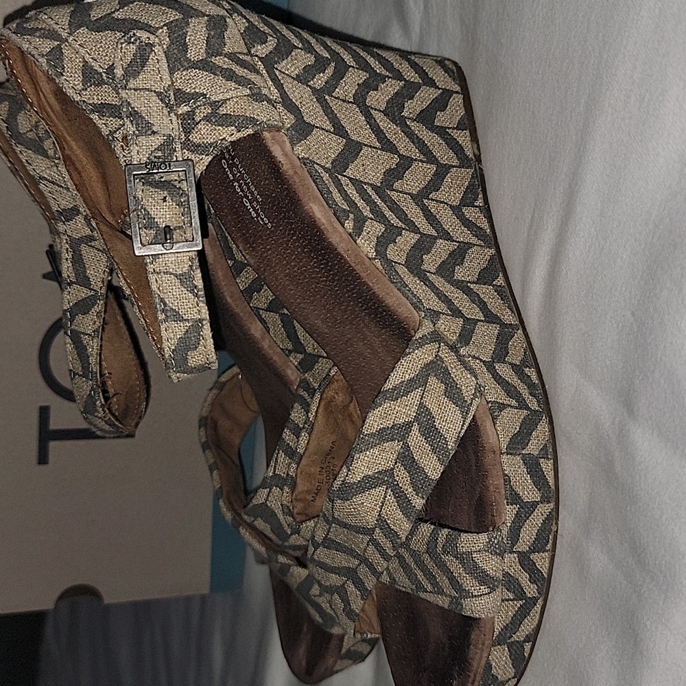 Womens Toms Zebra Safari Print Sandals/Wedge Shoes, Size 10, Great Condition